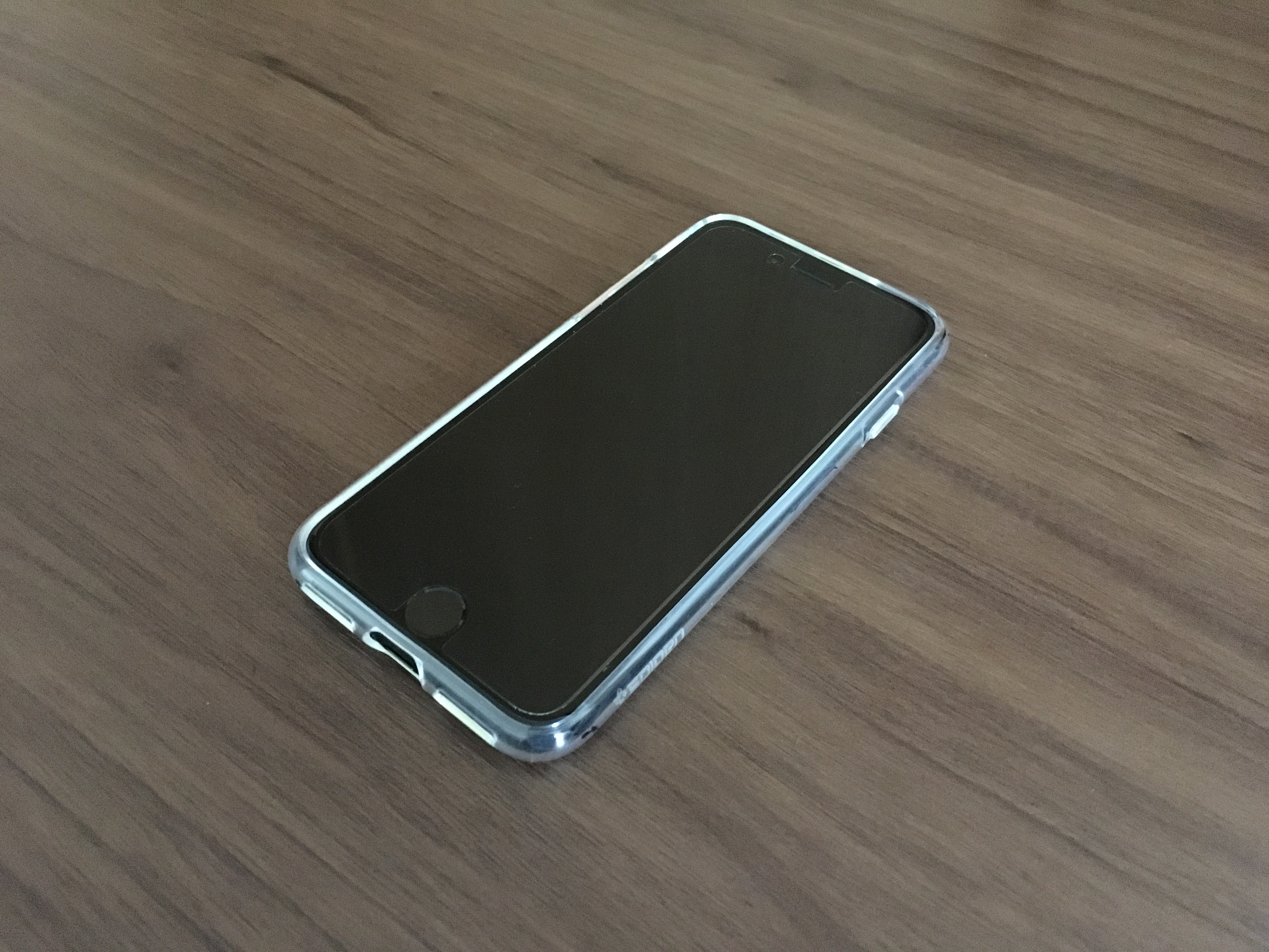 【レビュー】iPhoneケース「Spigen リキッドクリスタル（クリアケース）」