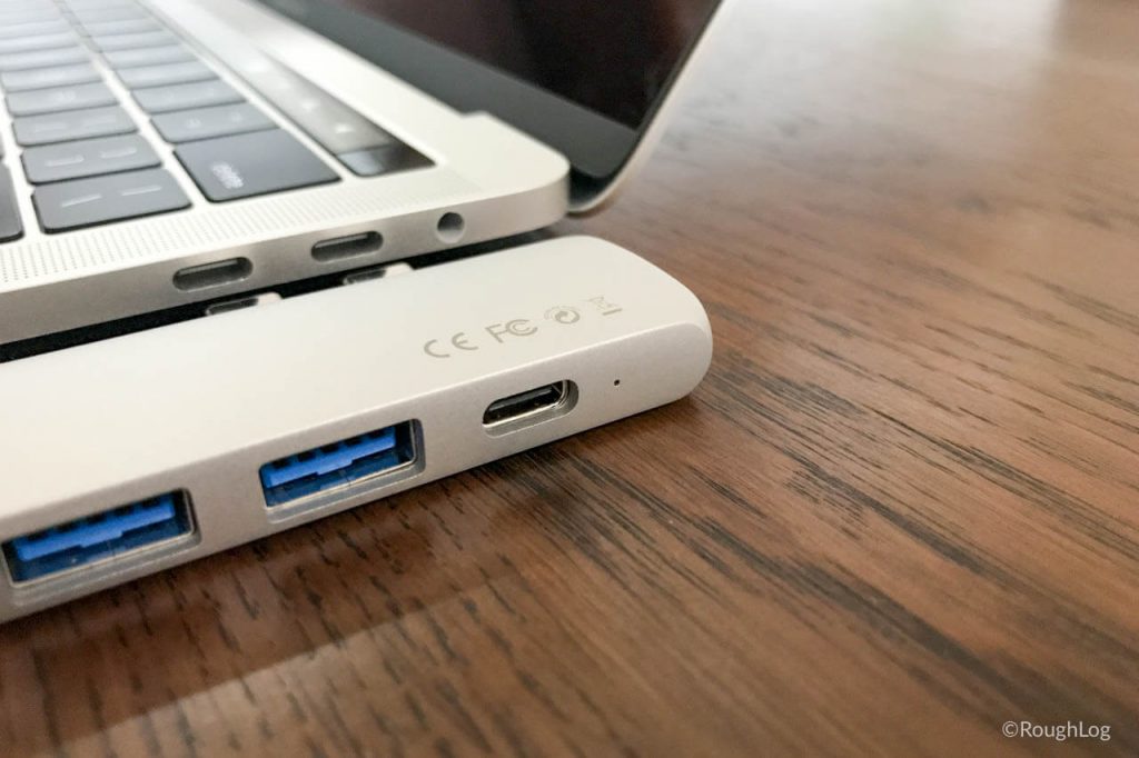 Satechi USB Type-C ProハブをMacBook Proに接続