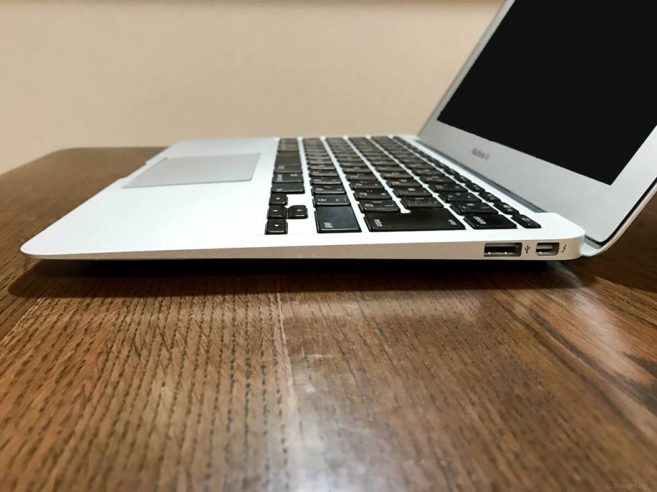 MacBook Air（Pro）のバッテリー膨張でボディが変形！対処方法や修理 