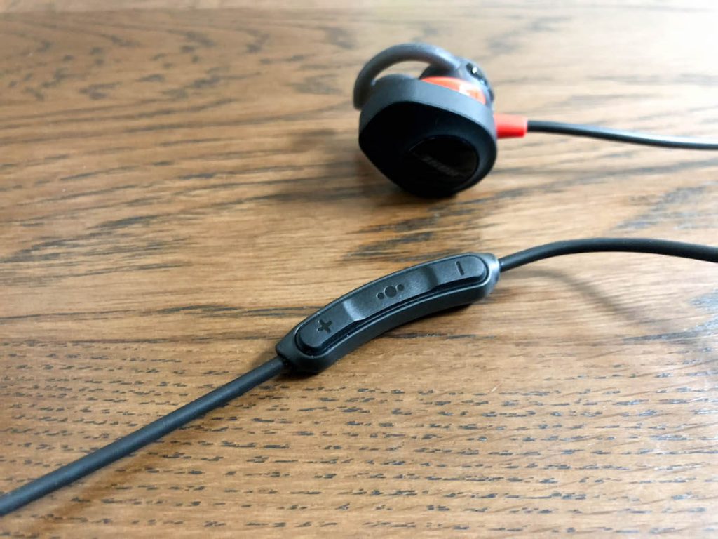 BOSE SoundSport Pulse wireless headphonesリモコン