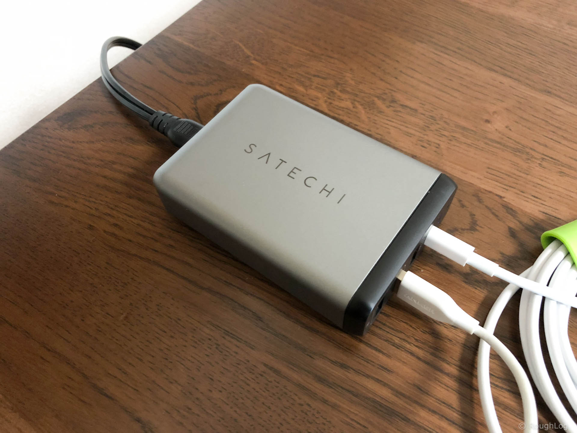 Satechi Type-C トラベルチャージャーで同時充電