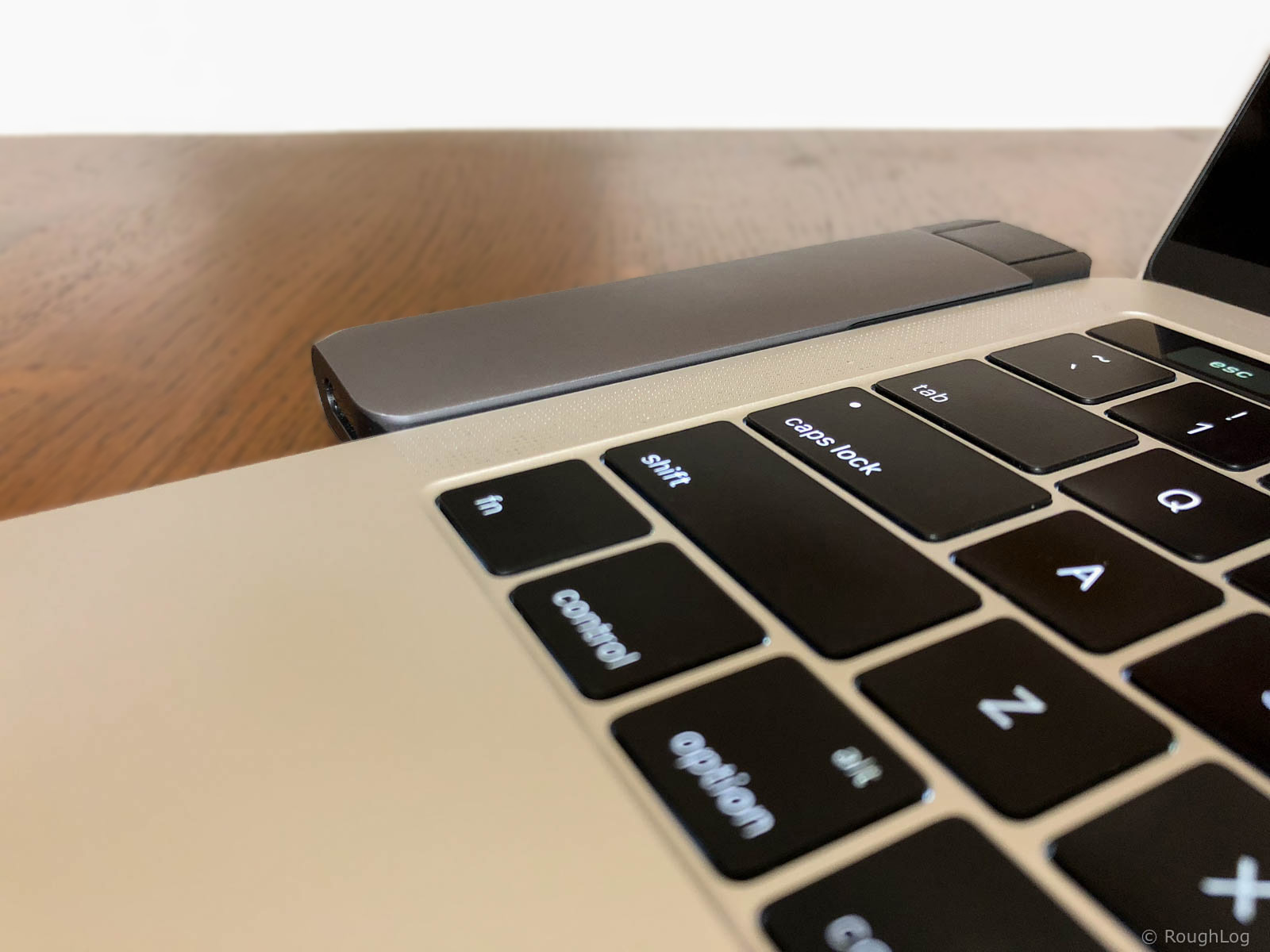 Satechi USB-C Pro ハブとMacBook Pro