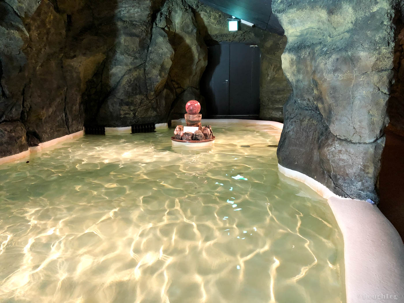 箱根小涌園ユネッサンの洞窟風呂