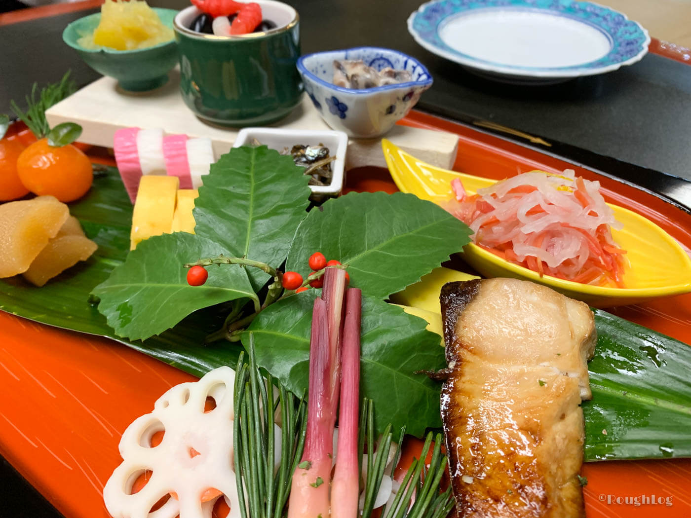三平荘の料理は部屋食で。地元の食材を用いたオリジナルの会席料理