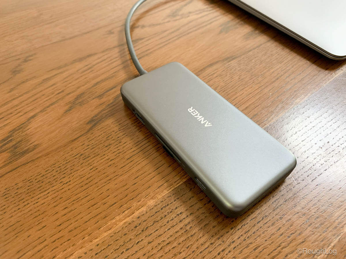 Anker 7-in-1 プレミアム USB-CハブをMacBook Airに接続